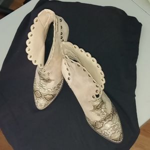 Women's cowboy booties